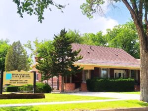 hennighausen-olsen-mccrae-law-firm